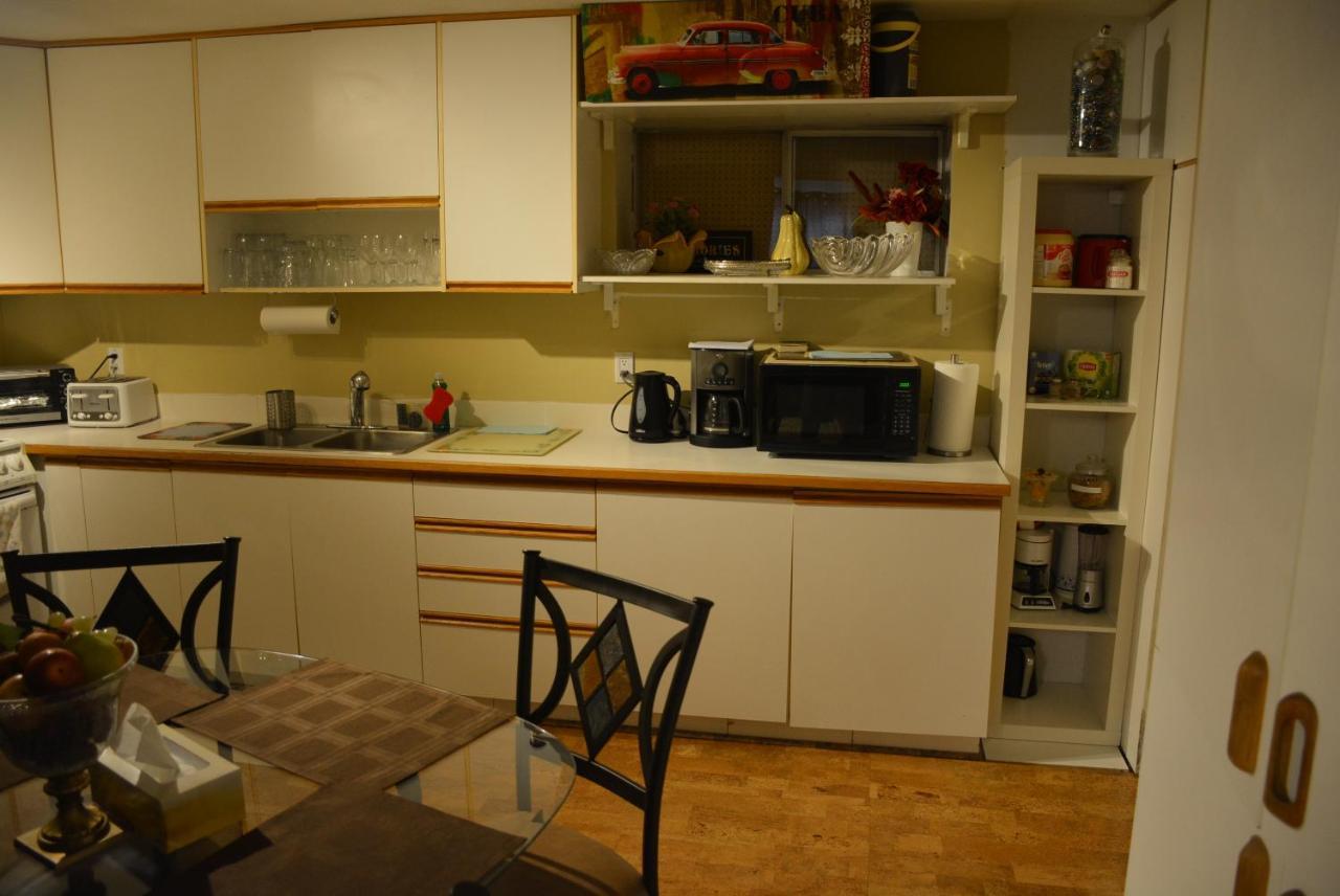 Aasra Home Kelowna Luaran gambar
